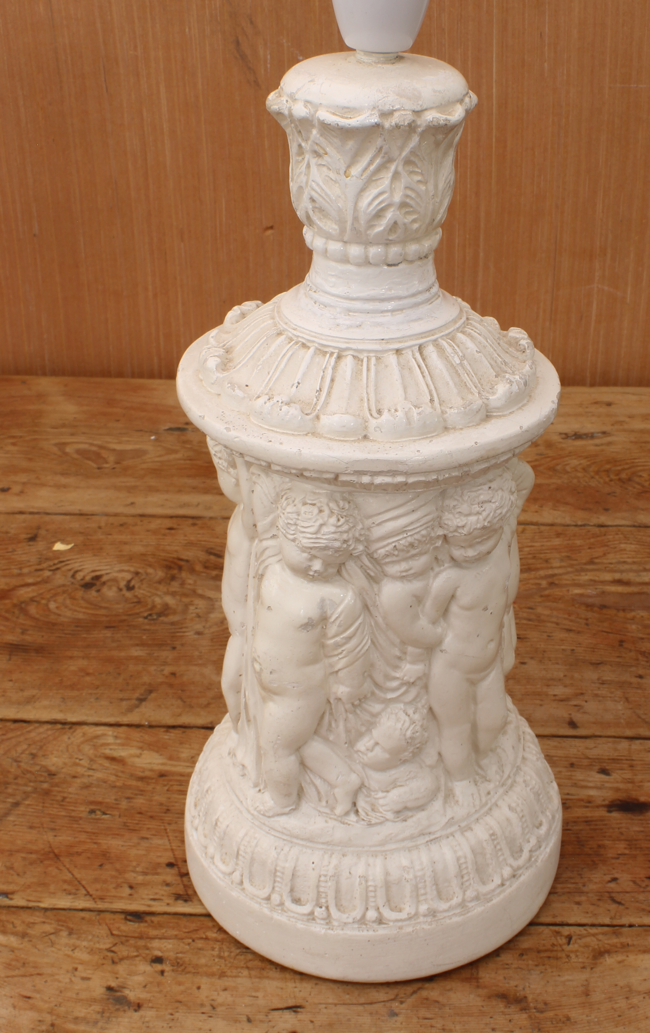 A distressed, painted standard lamp - with barleytwist and fluted column, to a fluted and egg & dart - Bild 5 aus 5