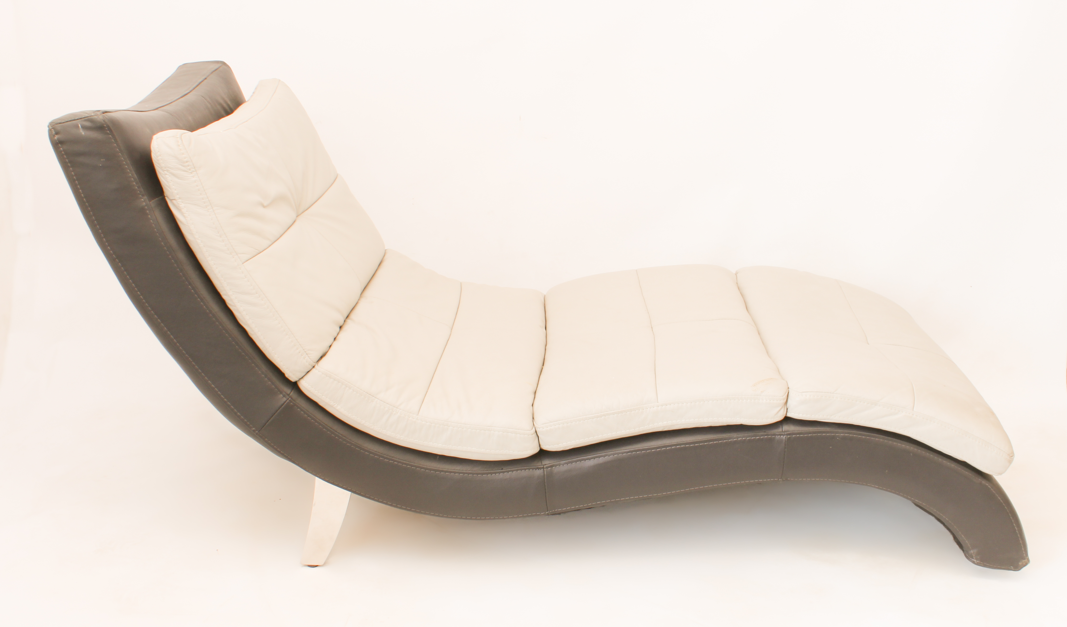 A retro 1980s-90s two-tone grey leather chaise longue or day bed - raised on angular chrome legs. (