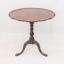 A George II style carved mahogany birdcage tilt-top tripod table - late 19th / early 20th century,