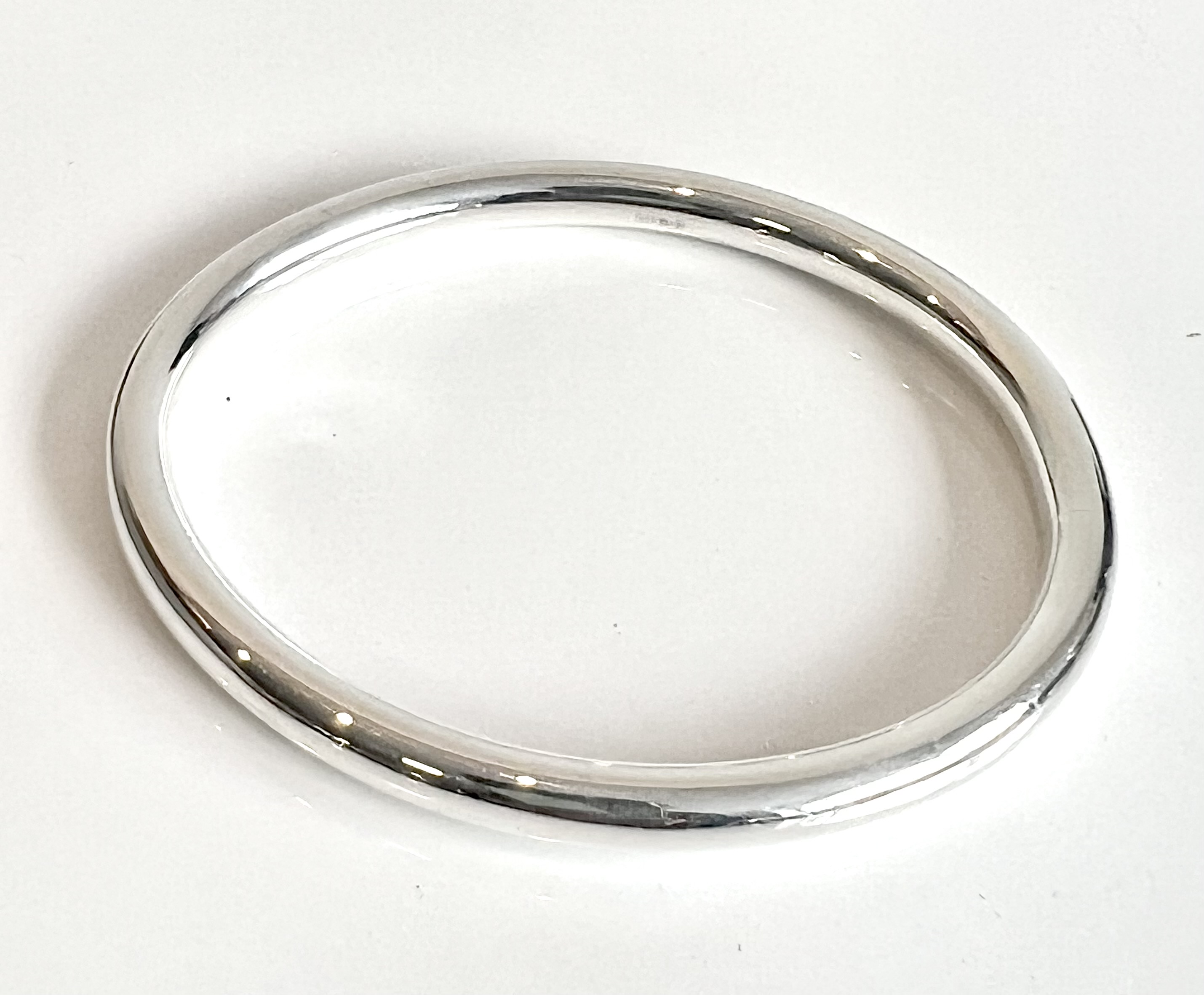 Four sterling silver bangles - each stamped 925, one Birmingham hallmarked. - Image 3 of 4