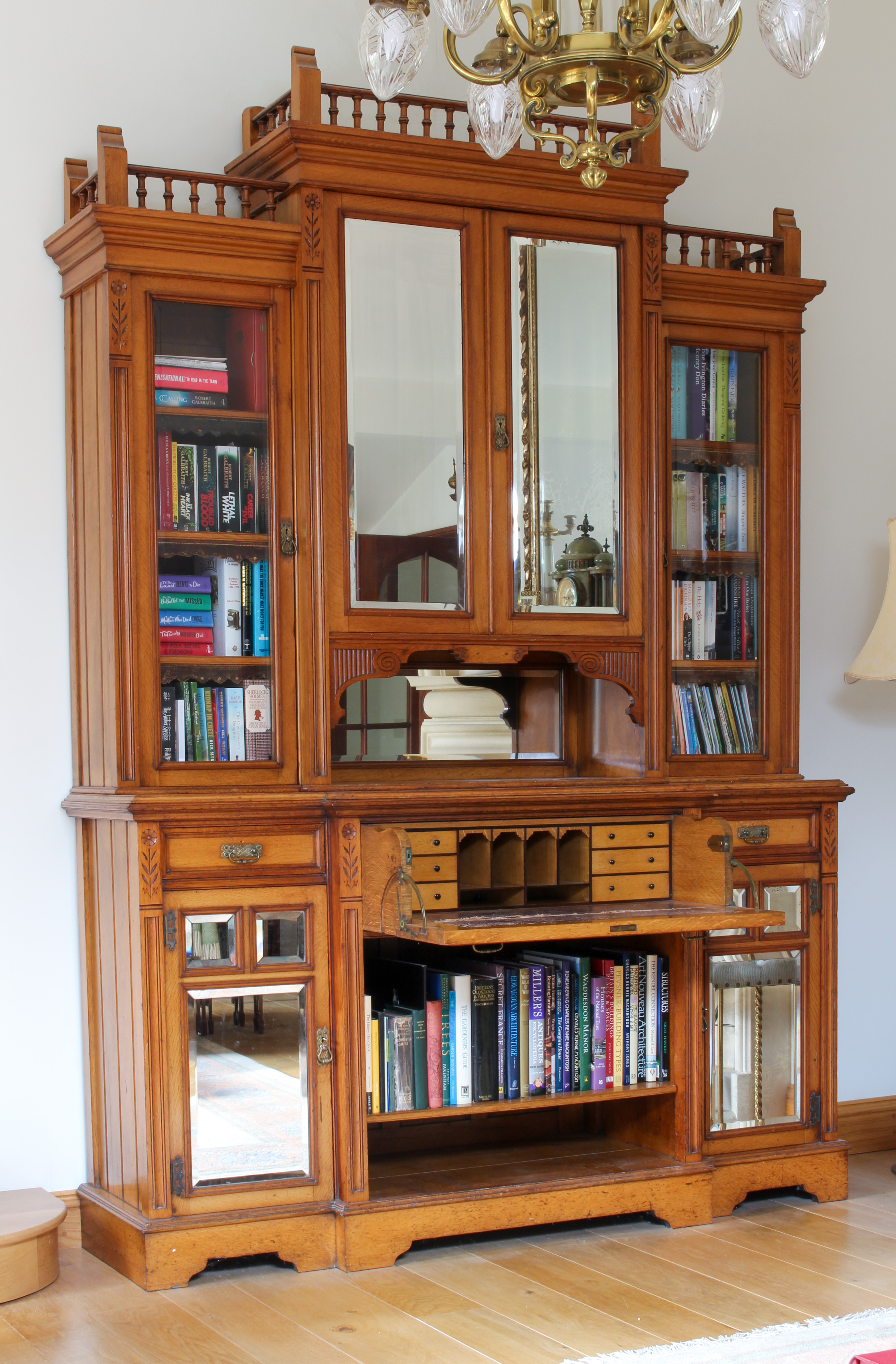 A fine quality late-Victorian Arts & Crafts style honey oak breakfront secretaire library bookcase - - Image 2 of 2