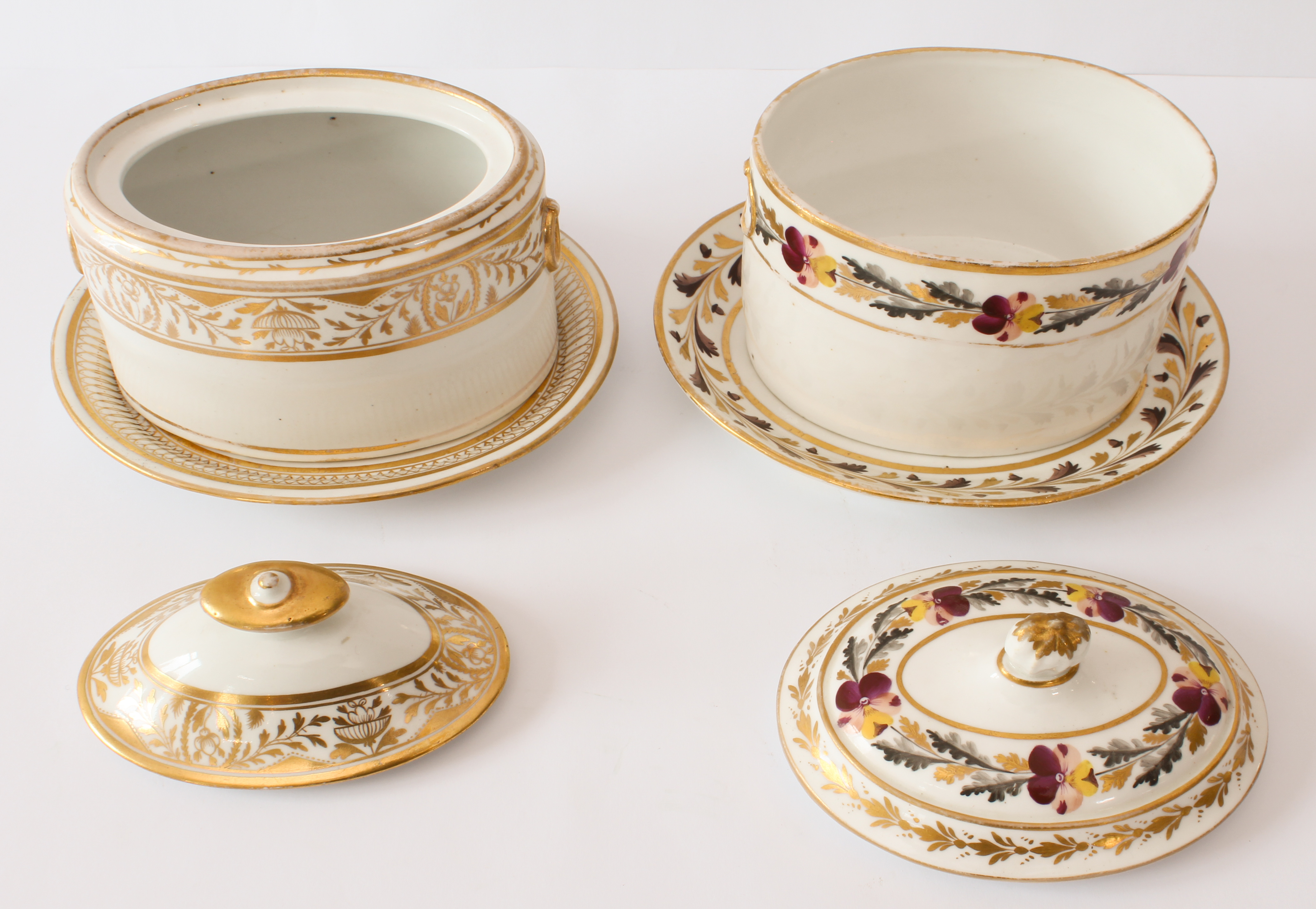 Two 19th century English porcelain oval sugar boxes and closely matched stands - one decorated - Image 3 of 6