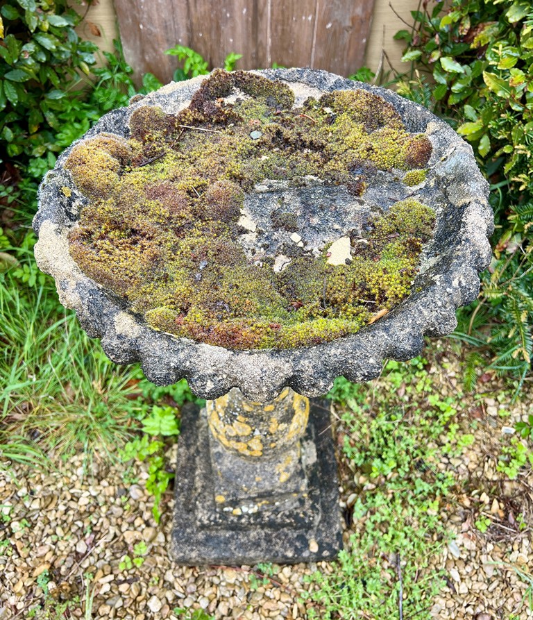 A composite stone bird bath with baluster-shaped pedestal - the bowl 45cm diameter, 87cm high - Image 3 of 3