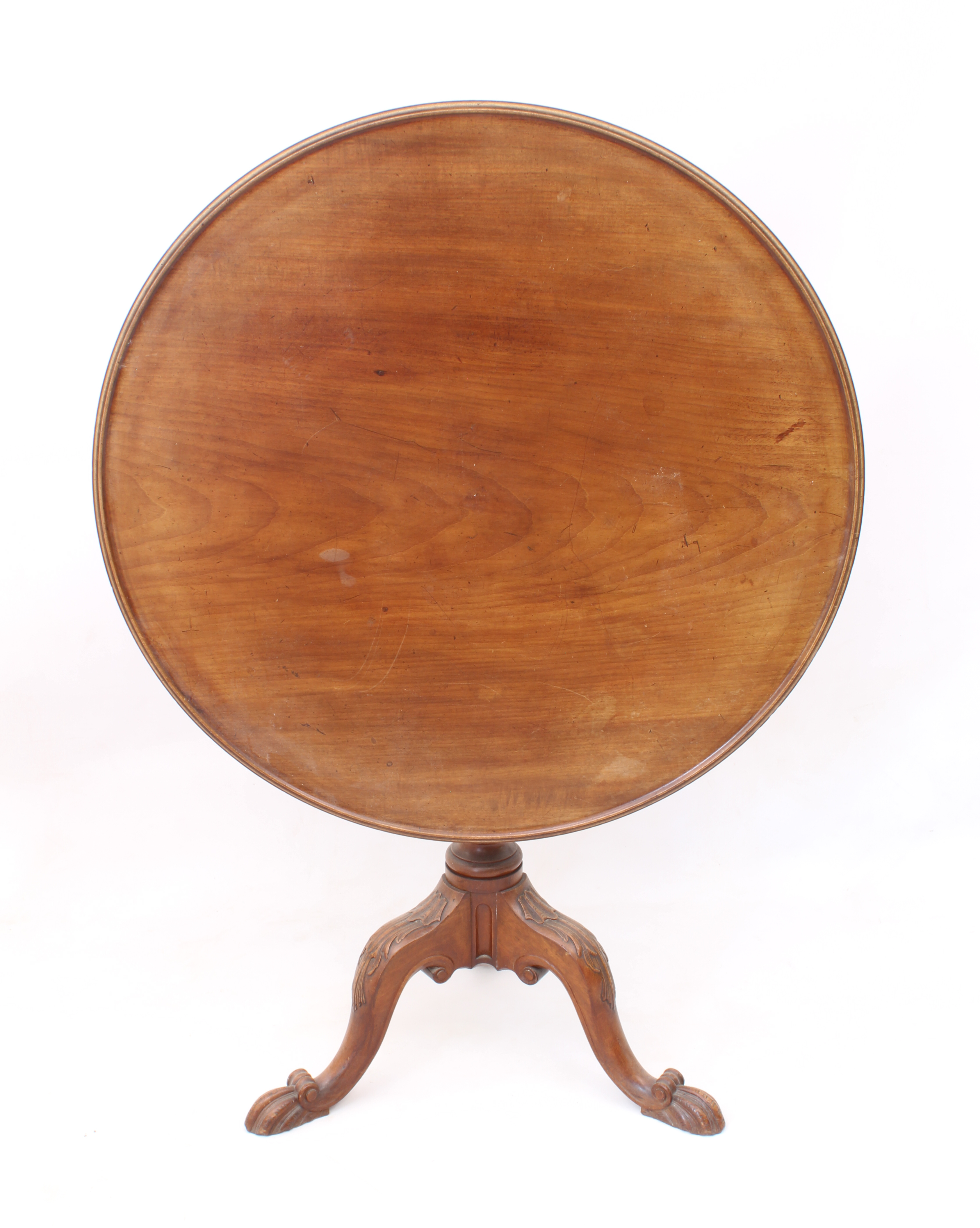 A George III style mahogany tilt-top supper table - early 20th century, the dished circular top on a - Bild 2 aus 4