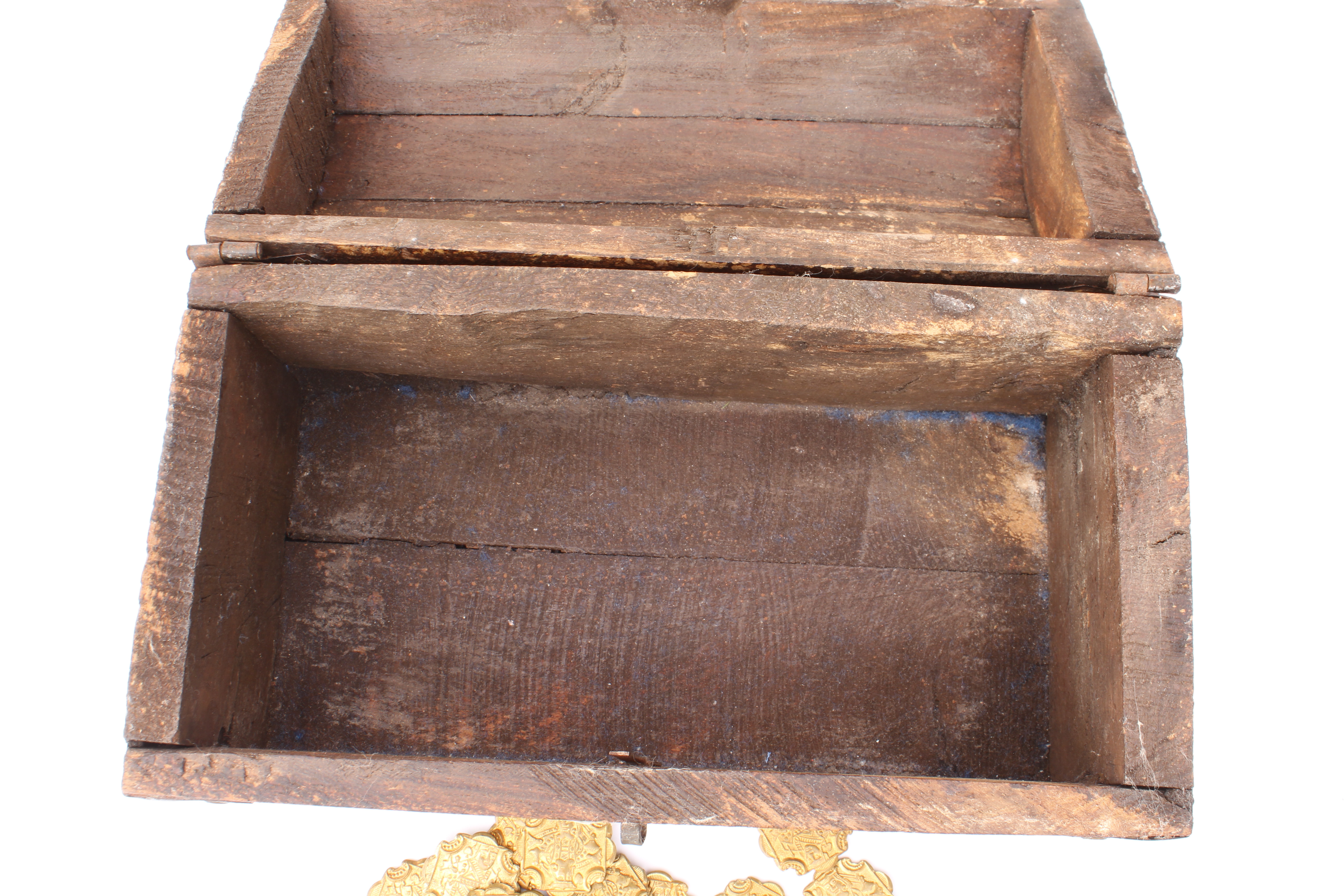 A miniature wooden treasure-chest-style chest - containing 61 gilt-metal gaming counters (23mm in - Image 4 of 5