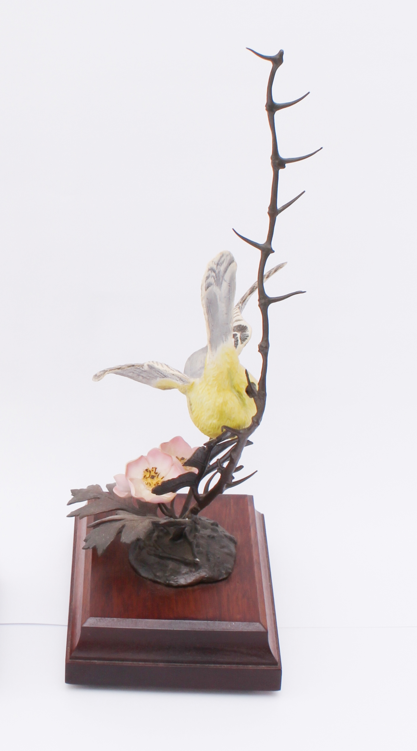 David Fryer Studios for Danbury Mint: a limited edition bronze and porcelain model of a Yellow - Bild 3 aus 5