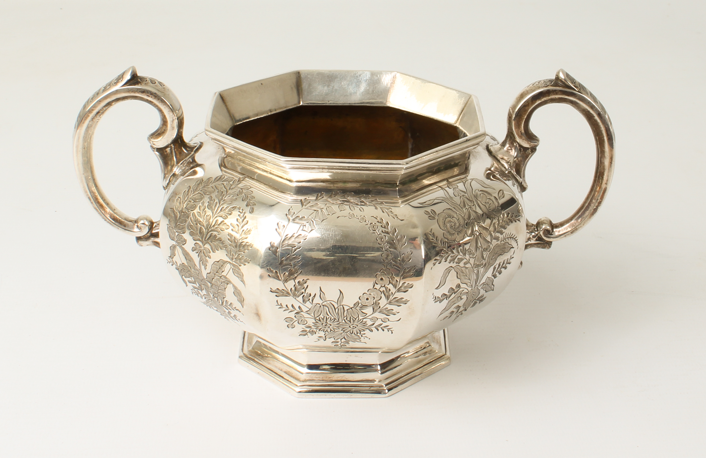 A Victorian silver four-piece tea and coffee service - Goldsmiths Alliance Ltd (Samuel Smily), - Bild 8 aus 19