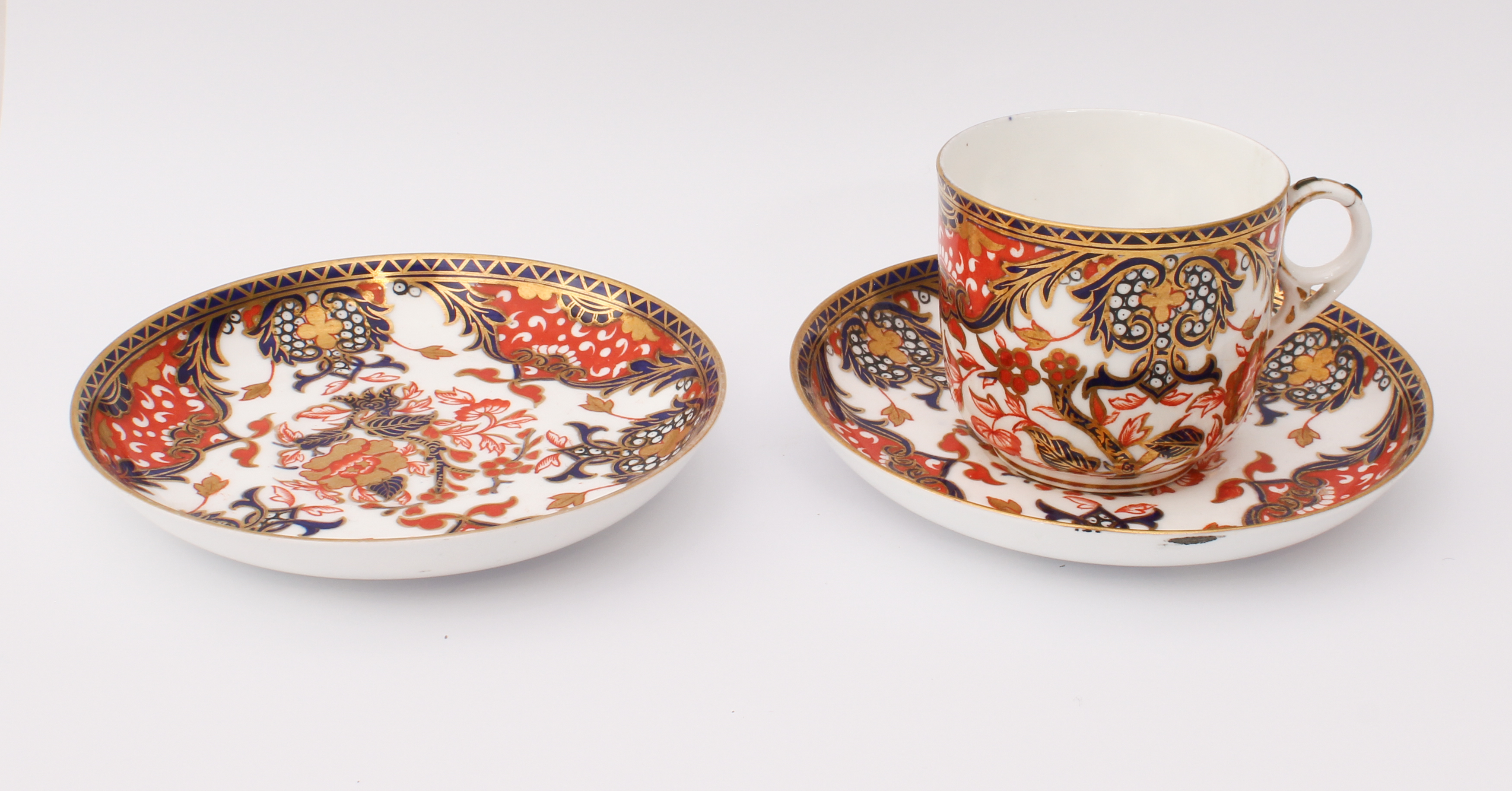 Three pieces of Royal Crown Derby king's pattern Imari bone china - early 20th century, impressed