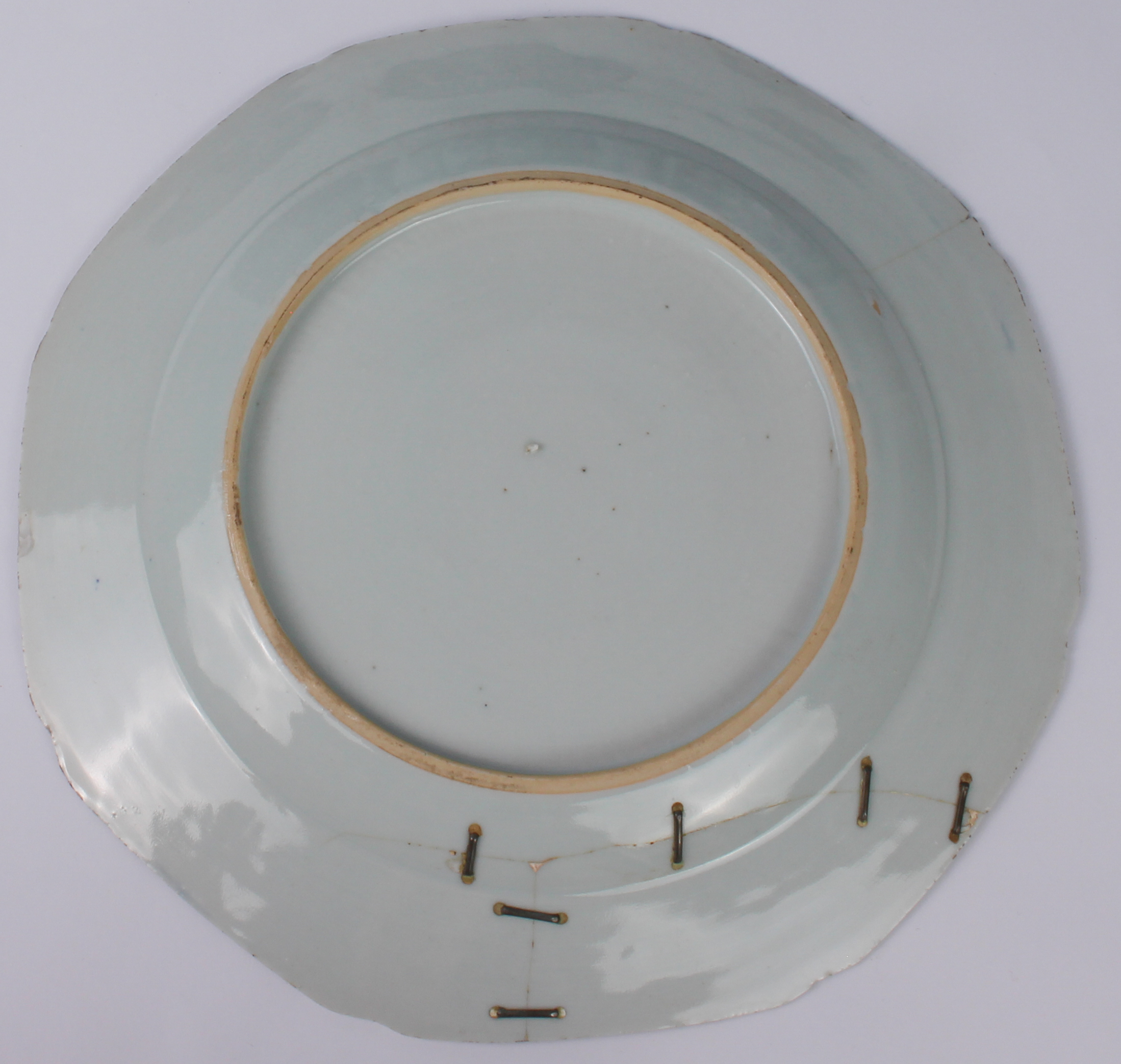 Eight Chinese export porcelain blue and white plates and octagonal platters - late 18th / early 19th - Image 5 of 31