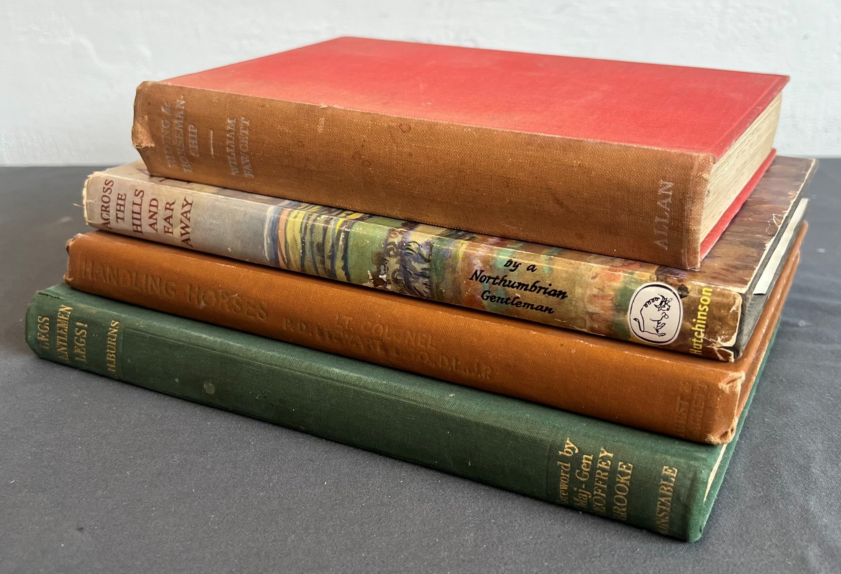 A collection of books relating to Horse, Riding and Hunting - including Lyle (R.C.) and Edwards ( - Bild 5 aus 6