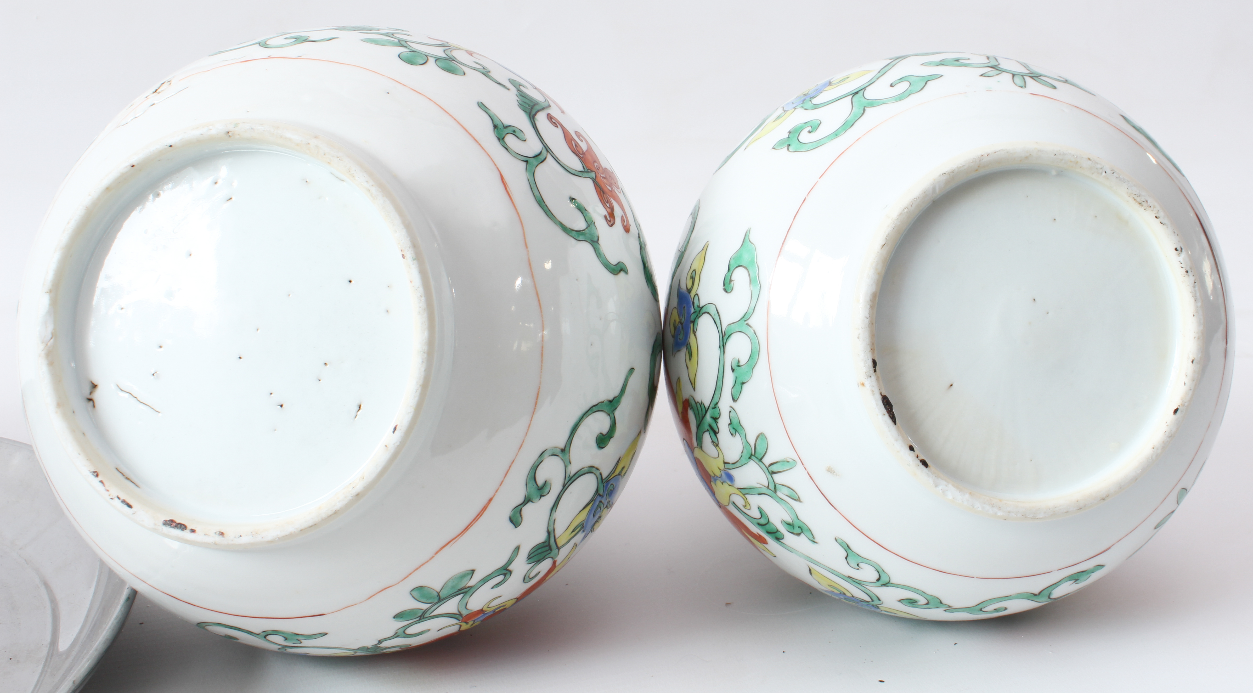 Five pieces of 20th century Chinese porcelain: a pair of garlic neck bottle vases, painted in the - Image 5 of 7