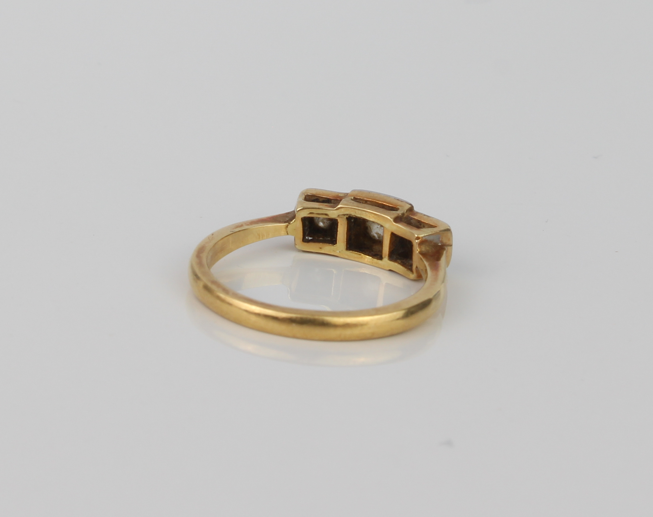 A mid-century style 18ct yellow gold and diamond three stone ring - hallmarked Birmingham 1985, with - Image 4 of 4