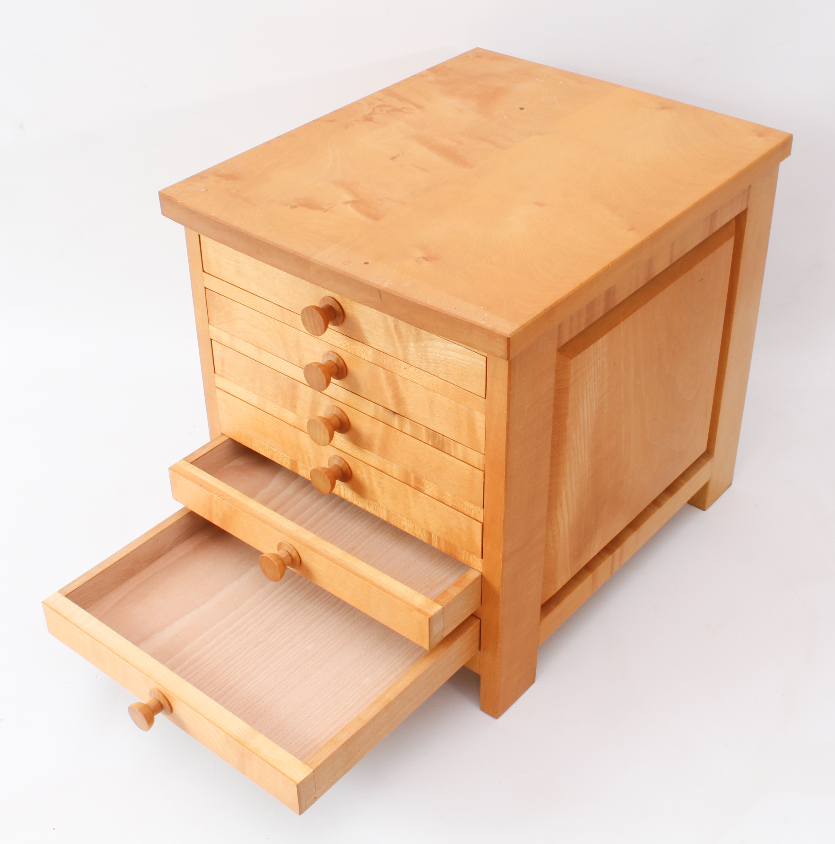 A maple wood tabletop collector's chest - late 20th century, with six drawers (three with internal - Bild 2 aus 2