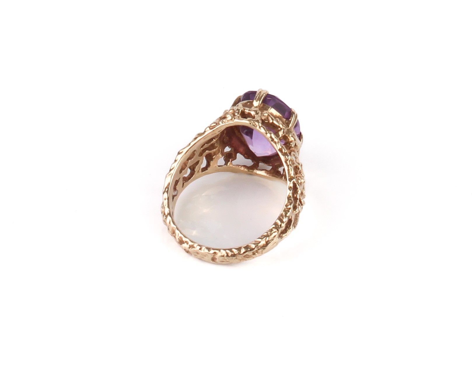 A vintage 9ct gold and amethyst ring - hallmarked 1978, the oval cut 13.5 x 9.5 mm amethyst claw-set - Image 2 of 4