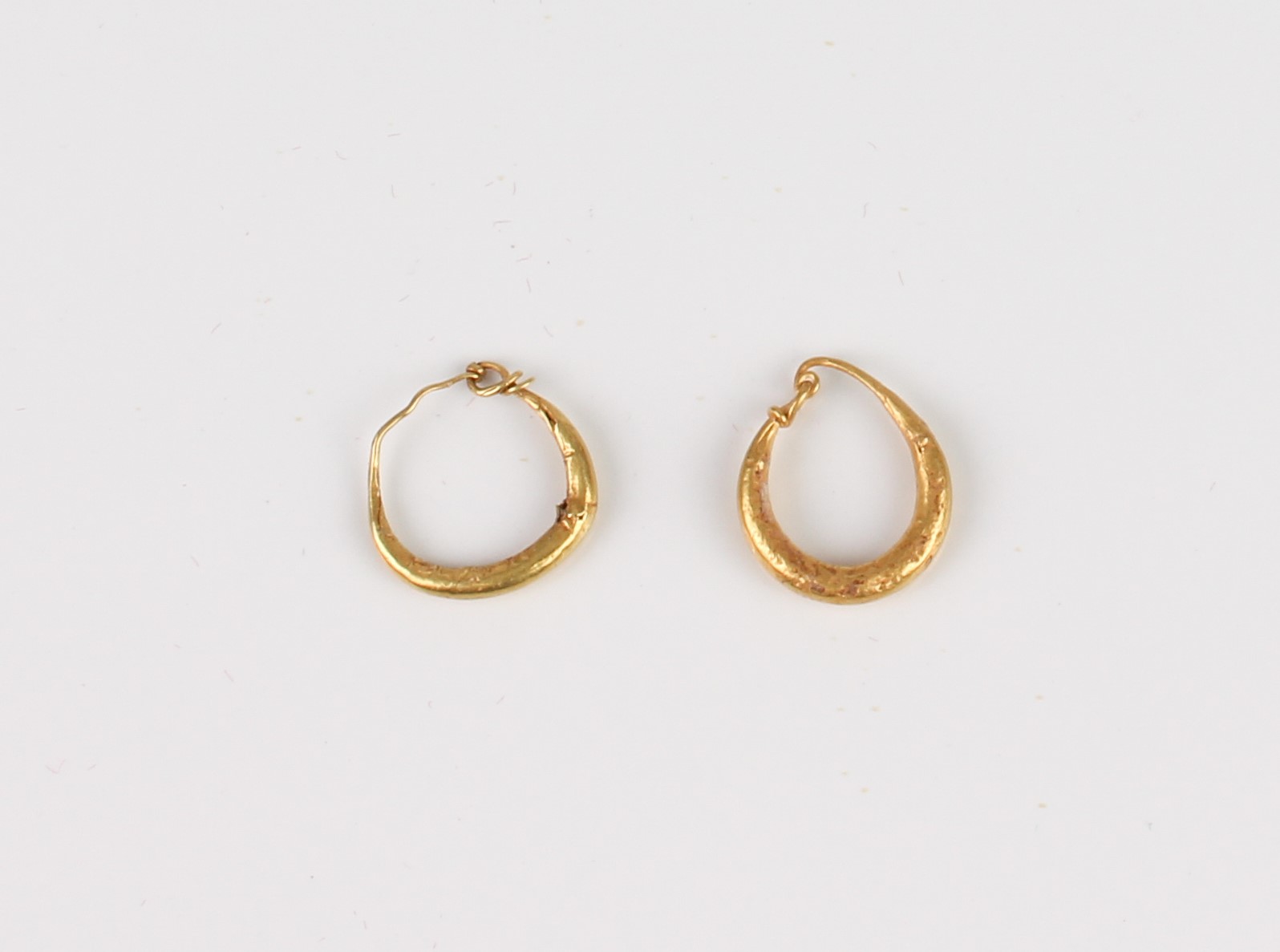 Antiquities, probably Roman Empire, 1st to 3rd century AD: two gold hoop earrings, with twisted wire - Image 2 of 3