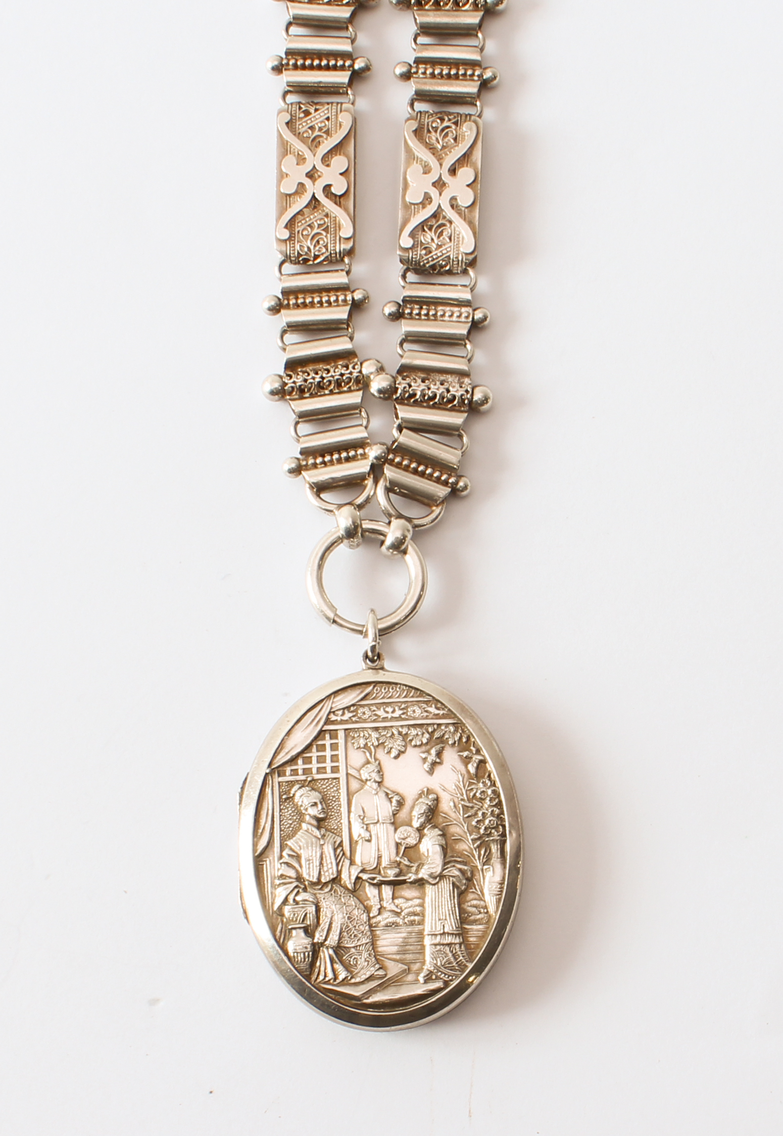 An early 20th century sterling silver necklace with silver-plated pendant locket - the pendant 50 - Image 3 of 8