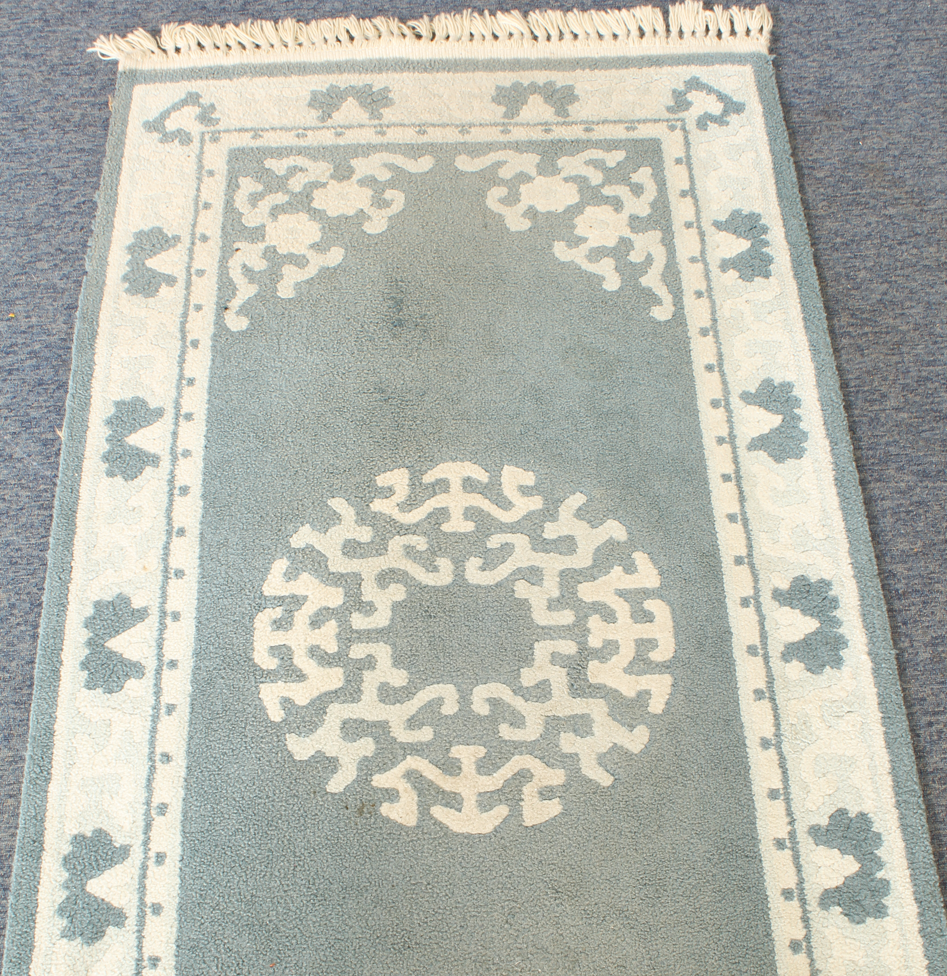 Two modern blue ground wool rugs (183 x 92 cm and 186 x 92 cm) - Image 2 of 5