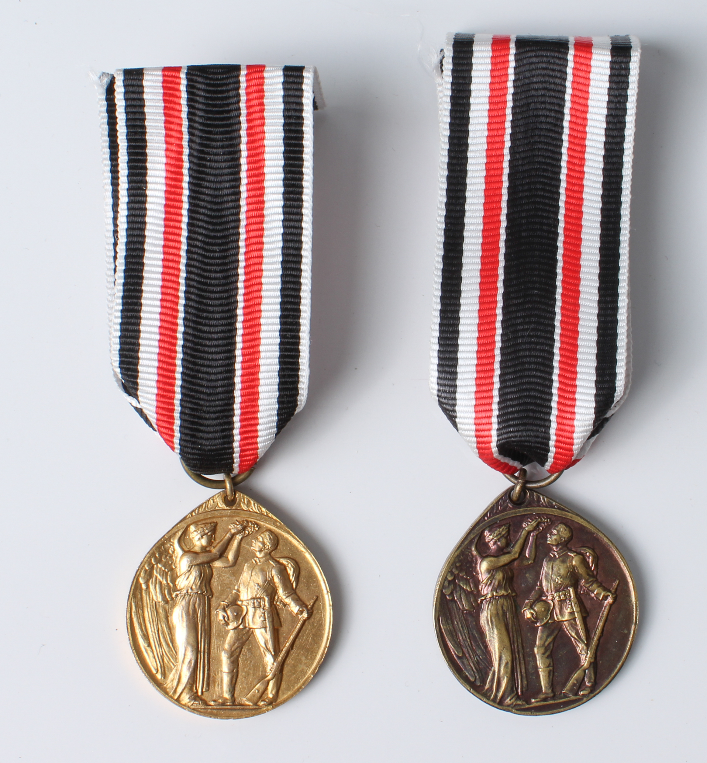 Two German World War Honorary Memorial Medals (Weimar Republic, German Legion of Honour) - one