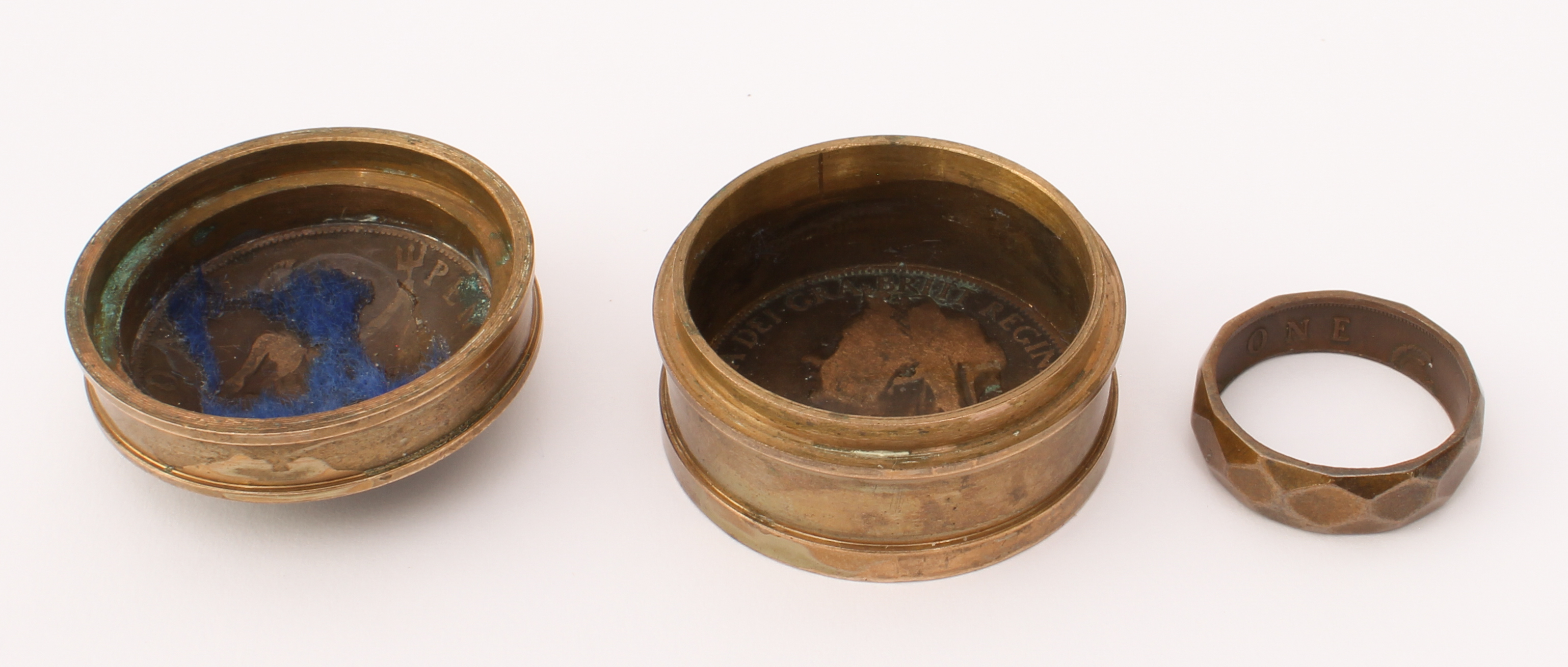 A WW1 trench art shell-case ashtray - inscribed 'Excavated at Messines. January 22nd 1919', with - Bild 5 aus 6