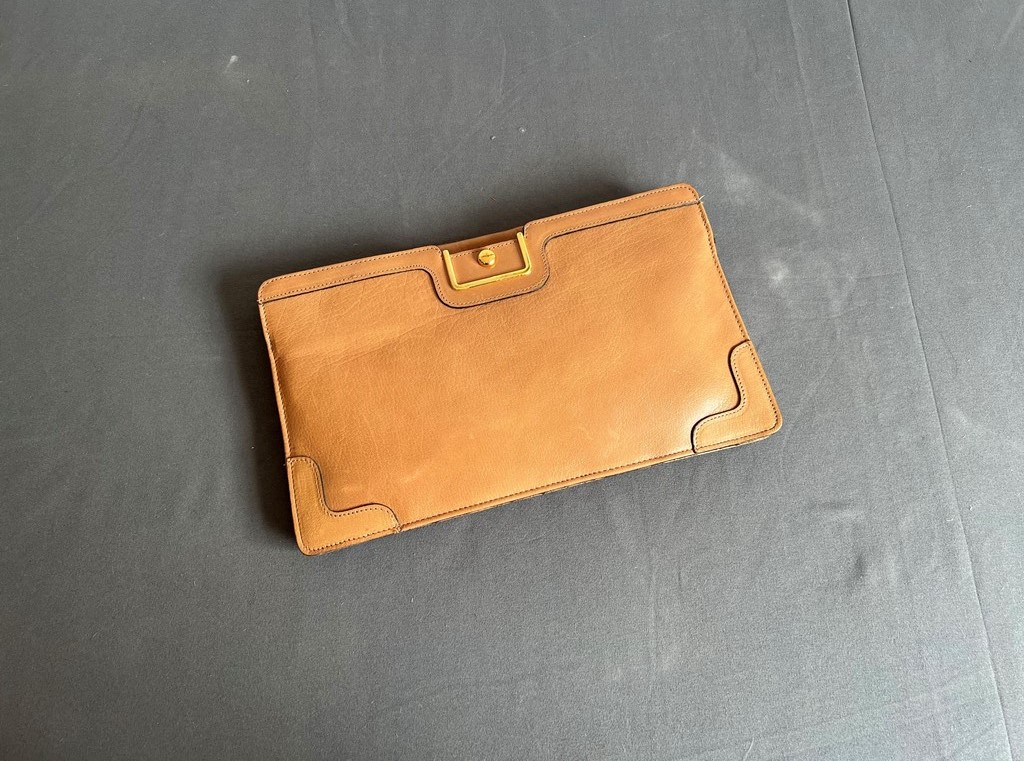 Two vintage Elgee clutch bags, 1960s-70s - one in tan leather, the other in pale tan leather, with - Image 3 of 6