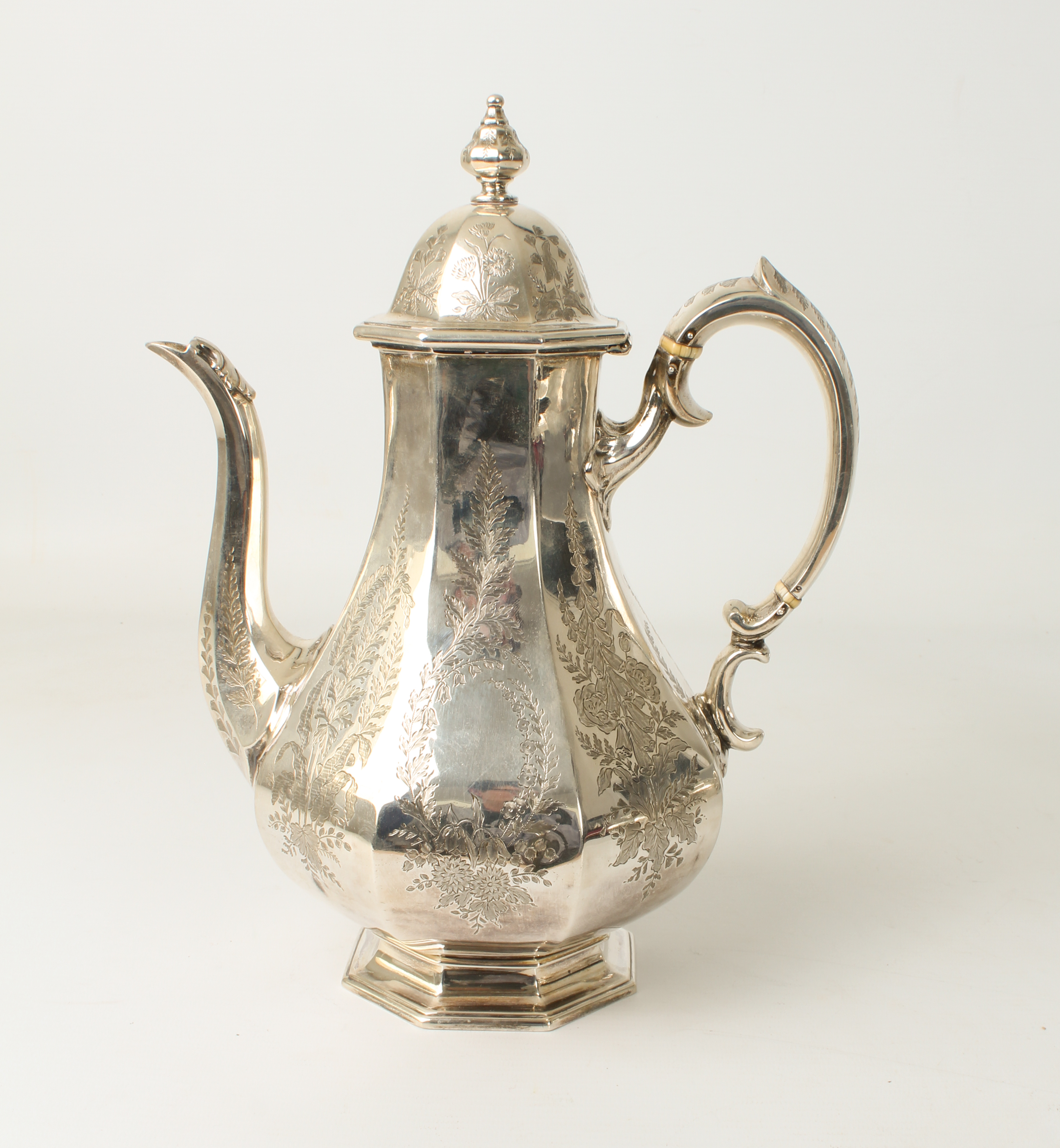 A Victorian silver four-piece tea and coffee service - Goldsmiths Alliance Ltd (Samuel Smily), - Bild 6 aus 19