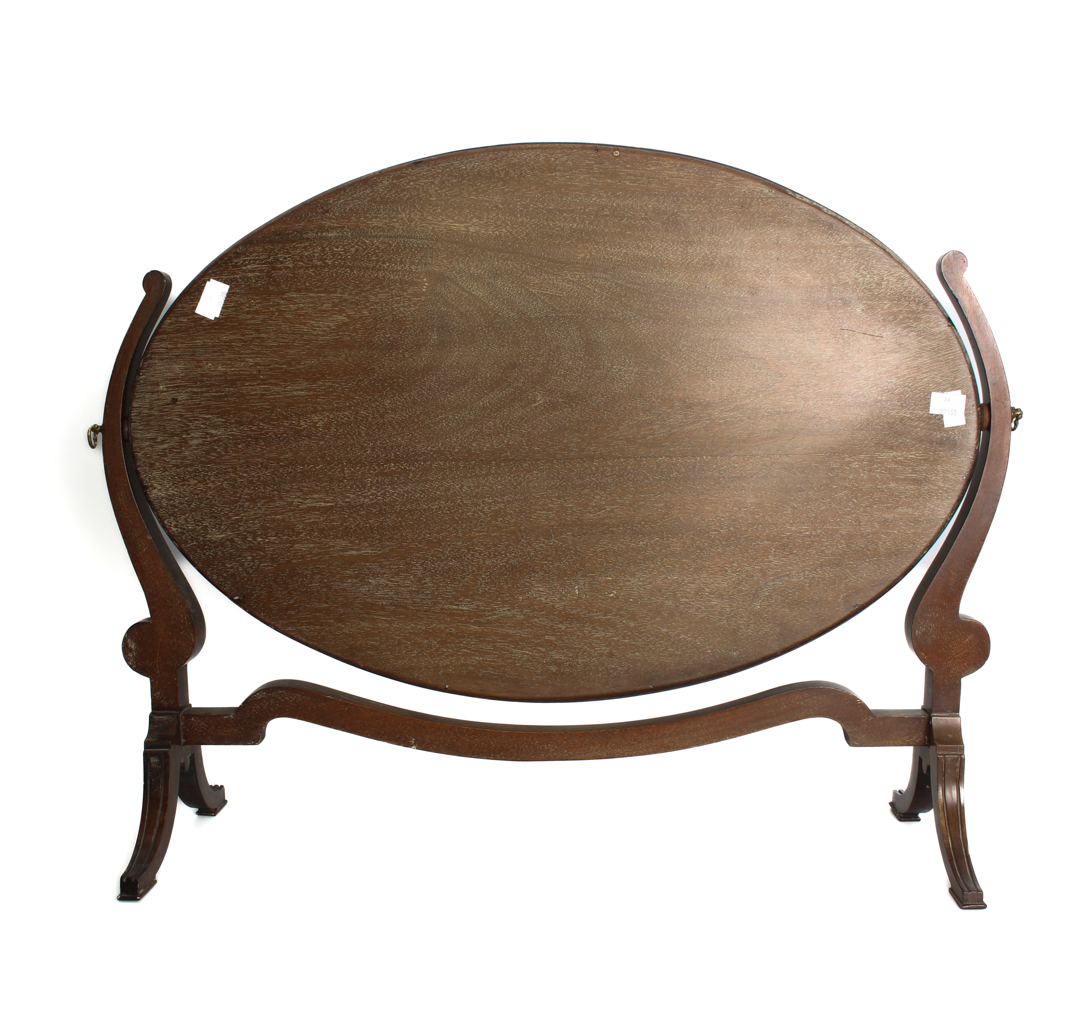 A Georgian-style oval mahogany swing mirror - 1920s, 56 cm wide, 71.5 cm high. - Bild 2 aus 2