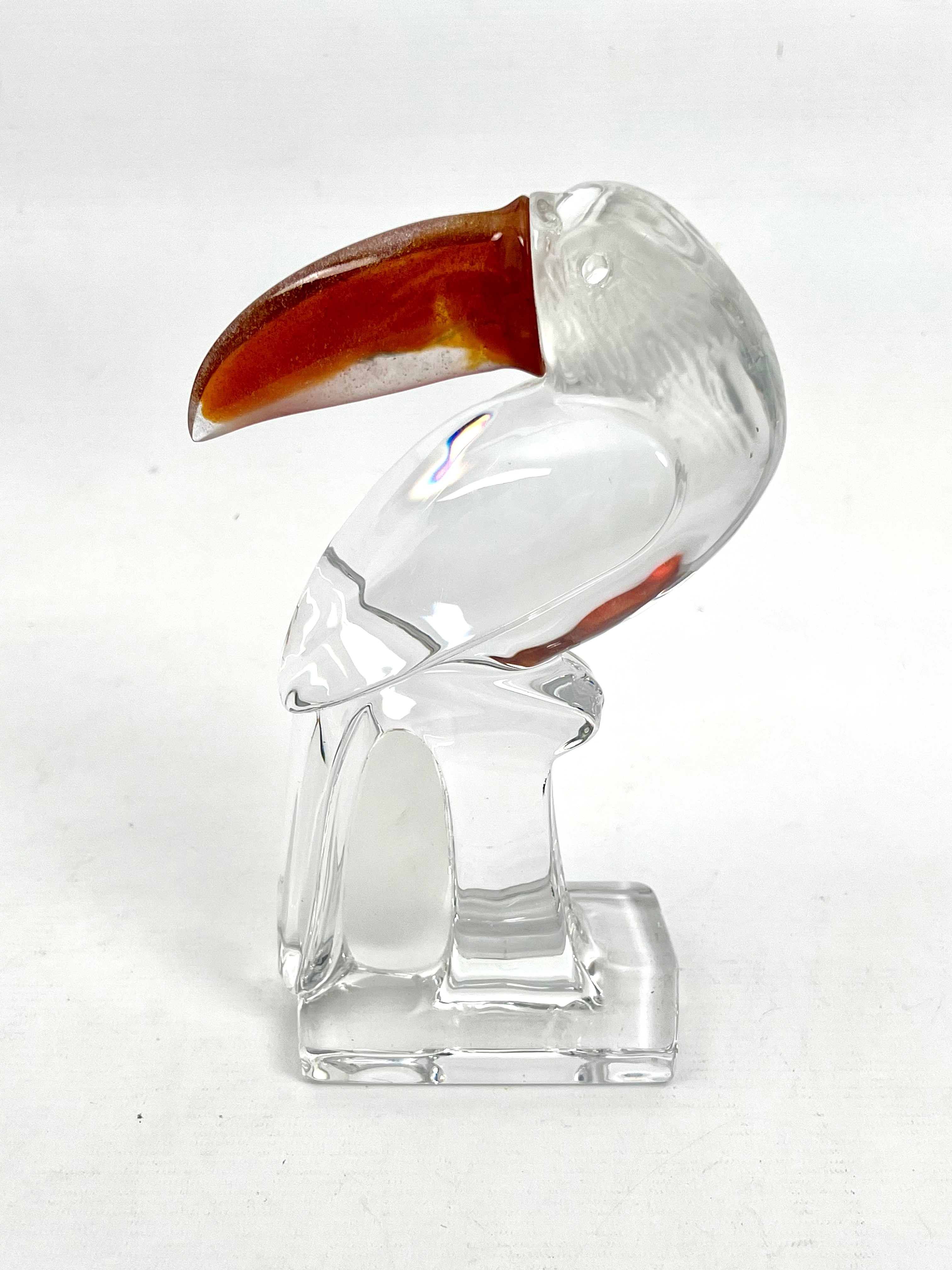 A Daum Crystal glass figure of a toucan - in clear glass with a frosted glass head with amber - Image 2 of 5