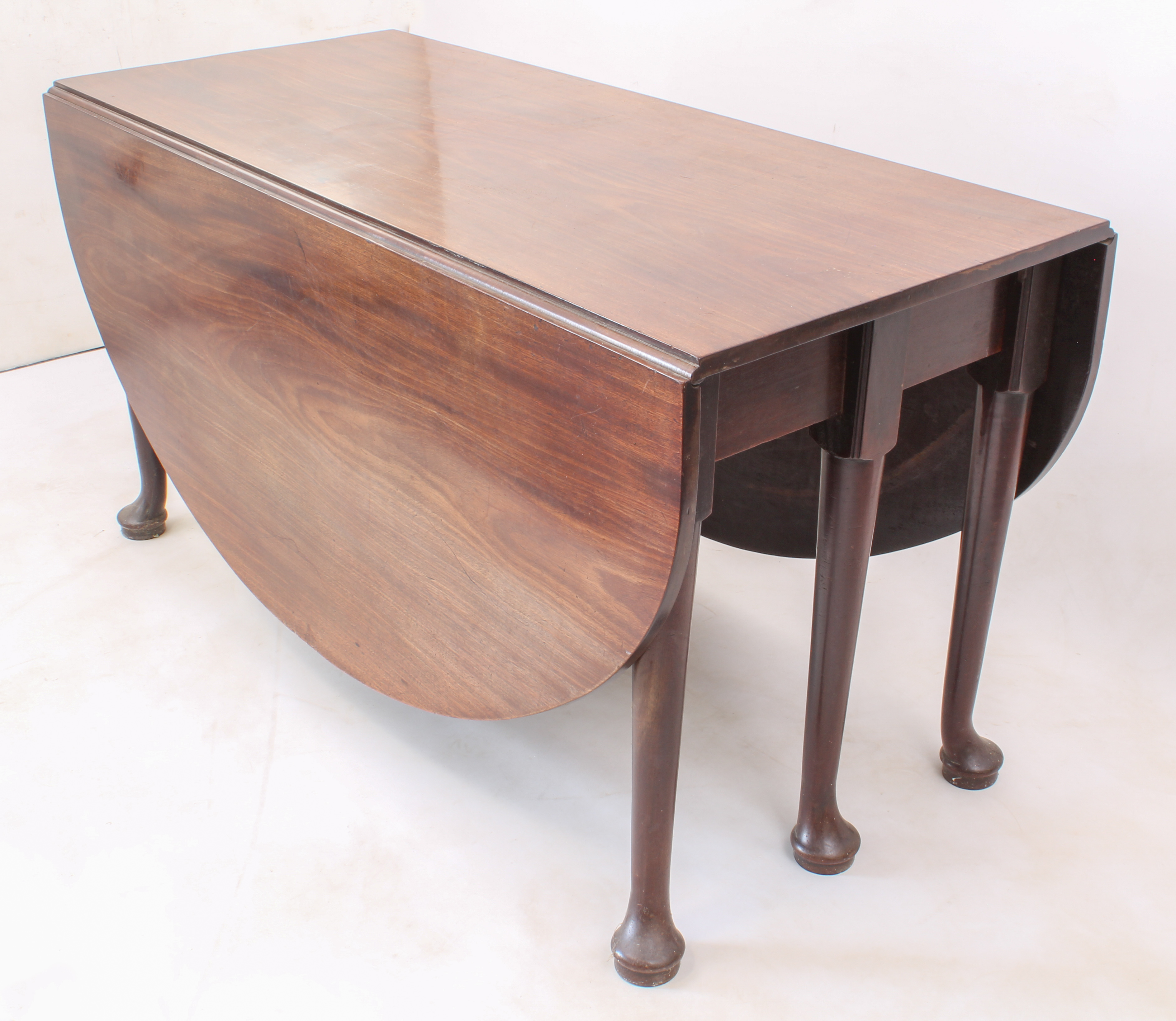 A George III mahogany dropflap dining table, 18th century - the good quality South American mahogany