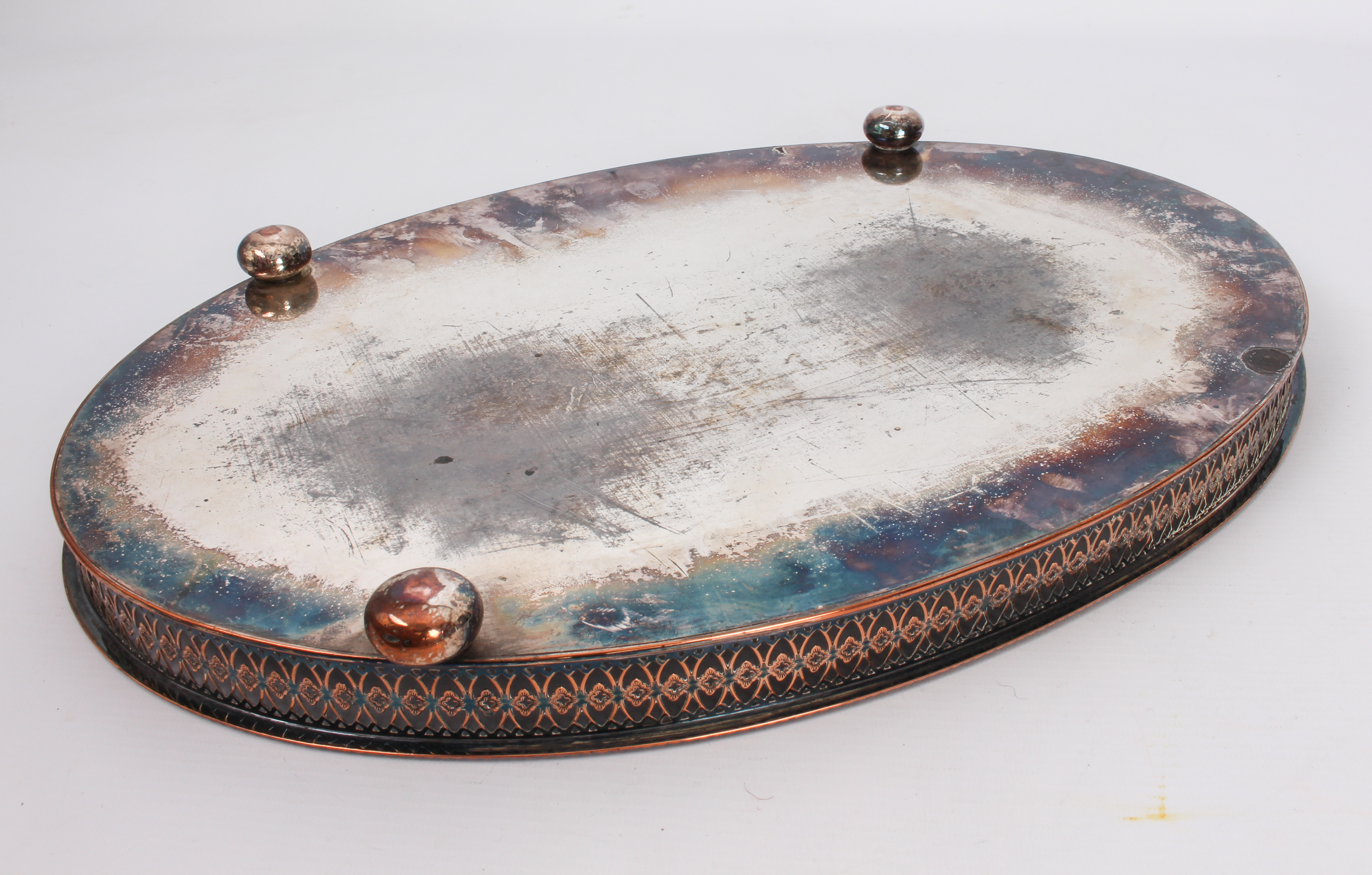 A mixed lot of mostly silver and silver plate to include: a silver-plated oval drinks tray - 47 cm - Bild 4 aus 4