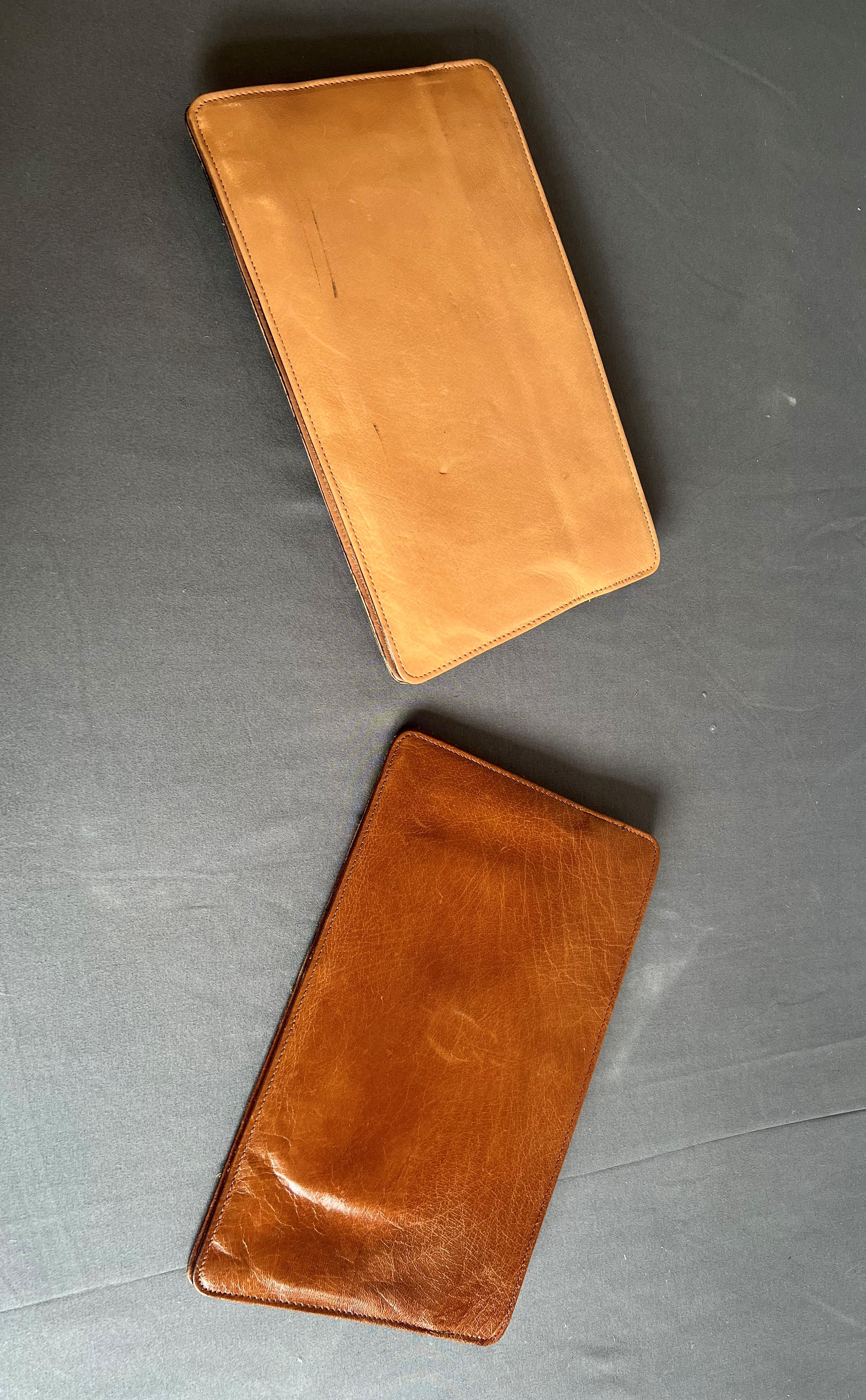 Two vintage Elgee clutch bags, 1960s-70s - one in tan leather, the other in pale tan leather, with - Image 2 of 6
