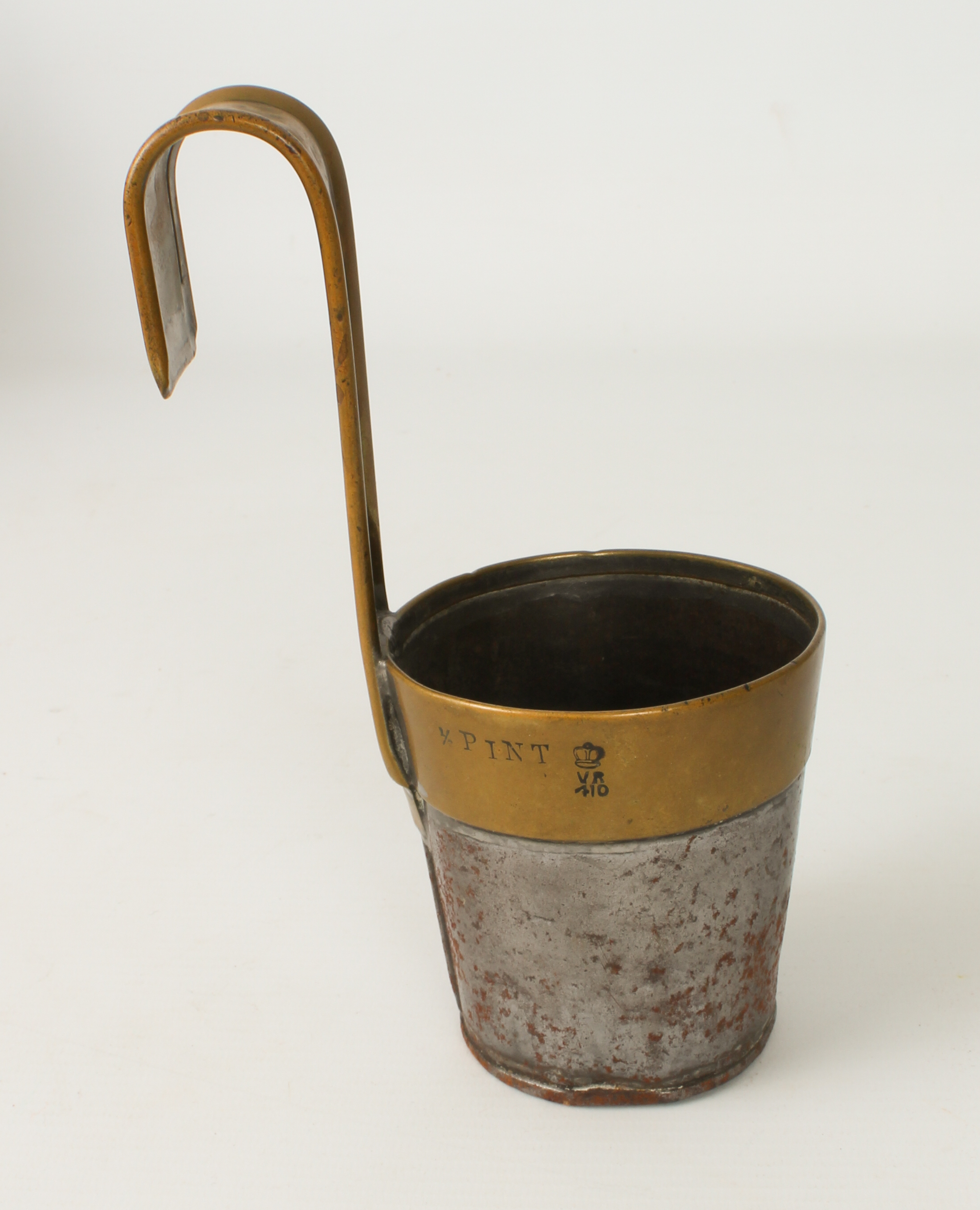 A mixed lot of four: 1. a 19th century preserve pan with fixed (non-swing) handle, 36 cm high x 32 - Image 6 of 11