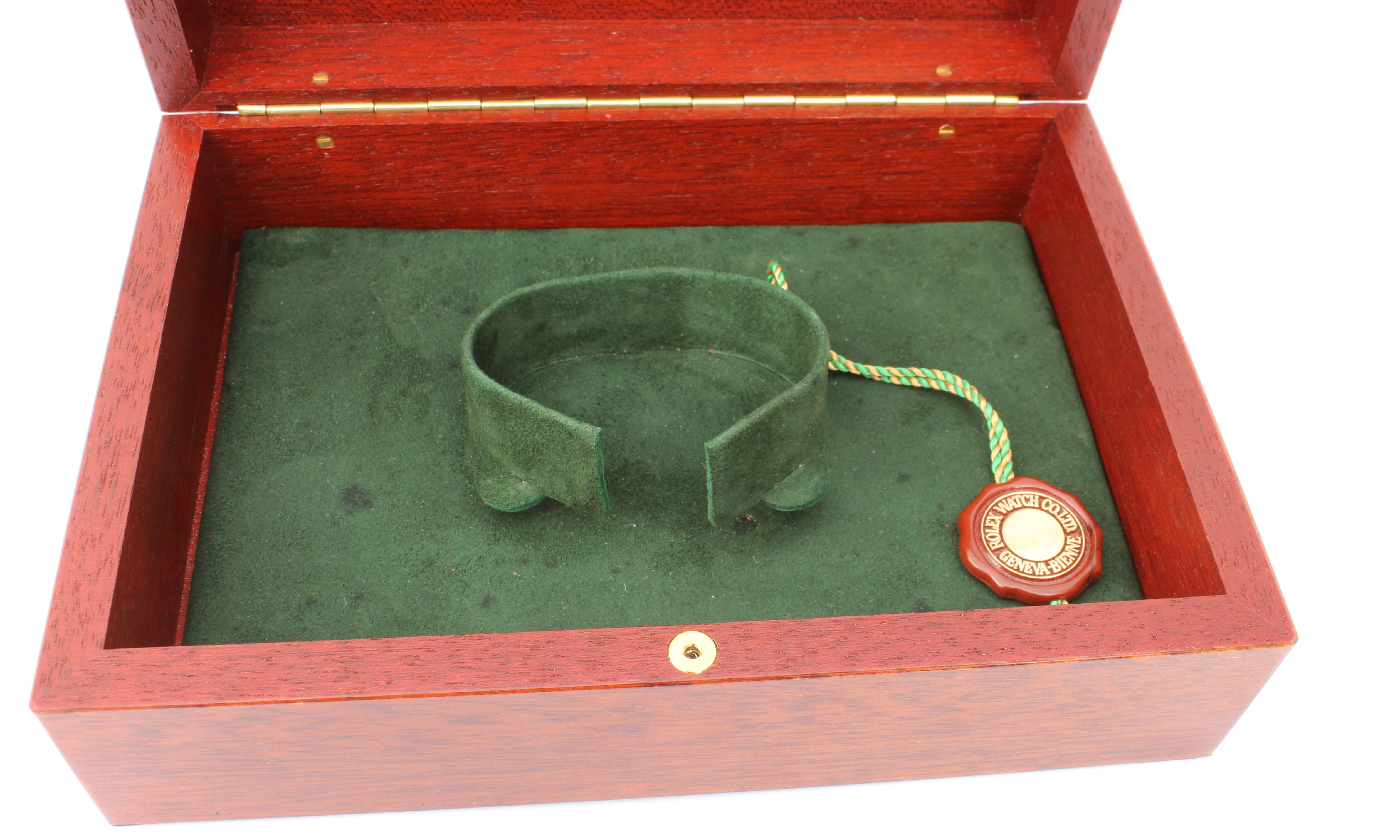 A Rolex brass inlaid wooden watch box - with brushed gilt -etal 'Rolex' plaque inside lid, green - Bild 3 aus 5