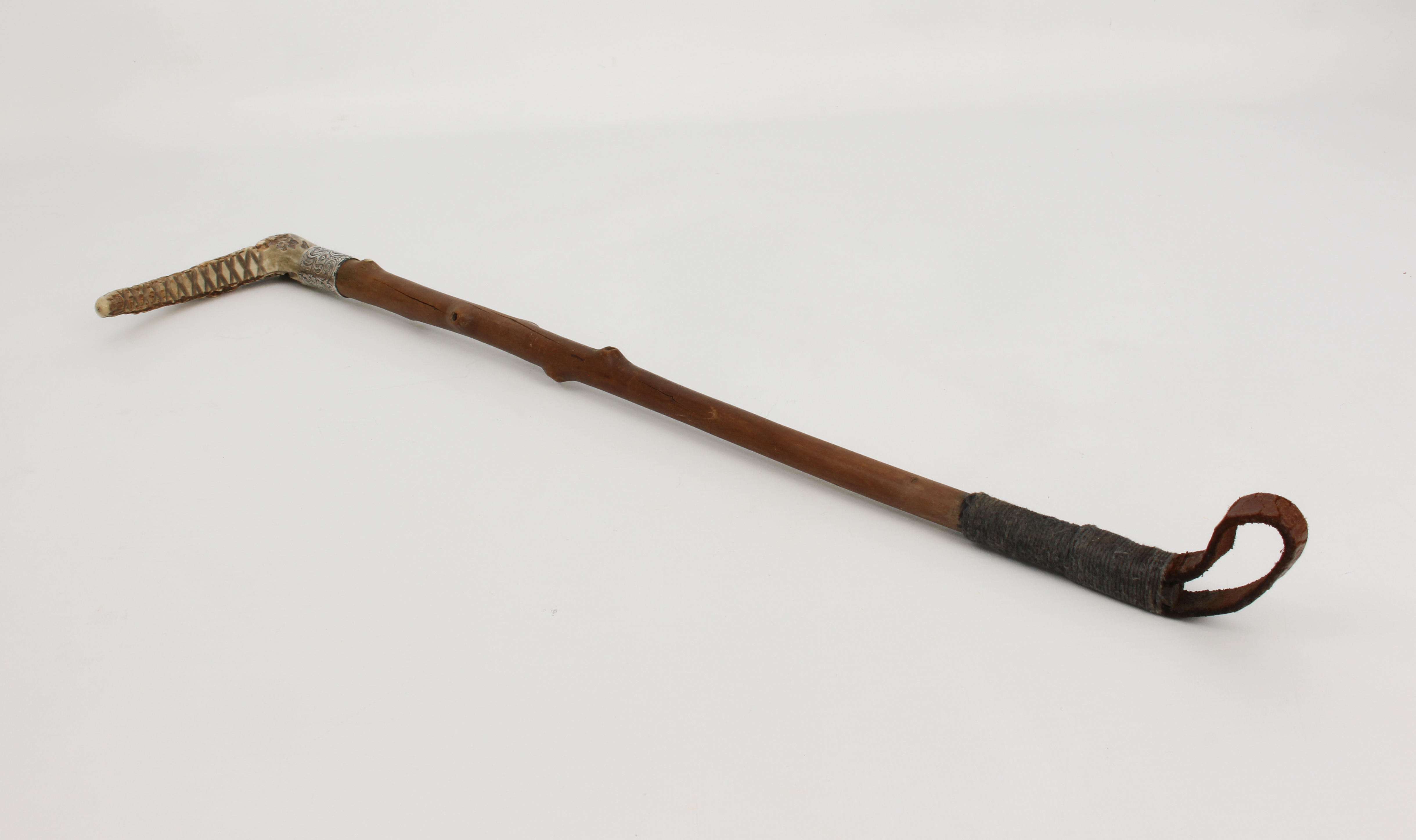 A Victorian/Edwardian horse riding crop. - Image 2 of 3