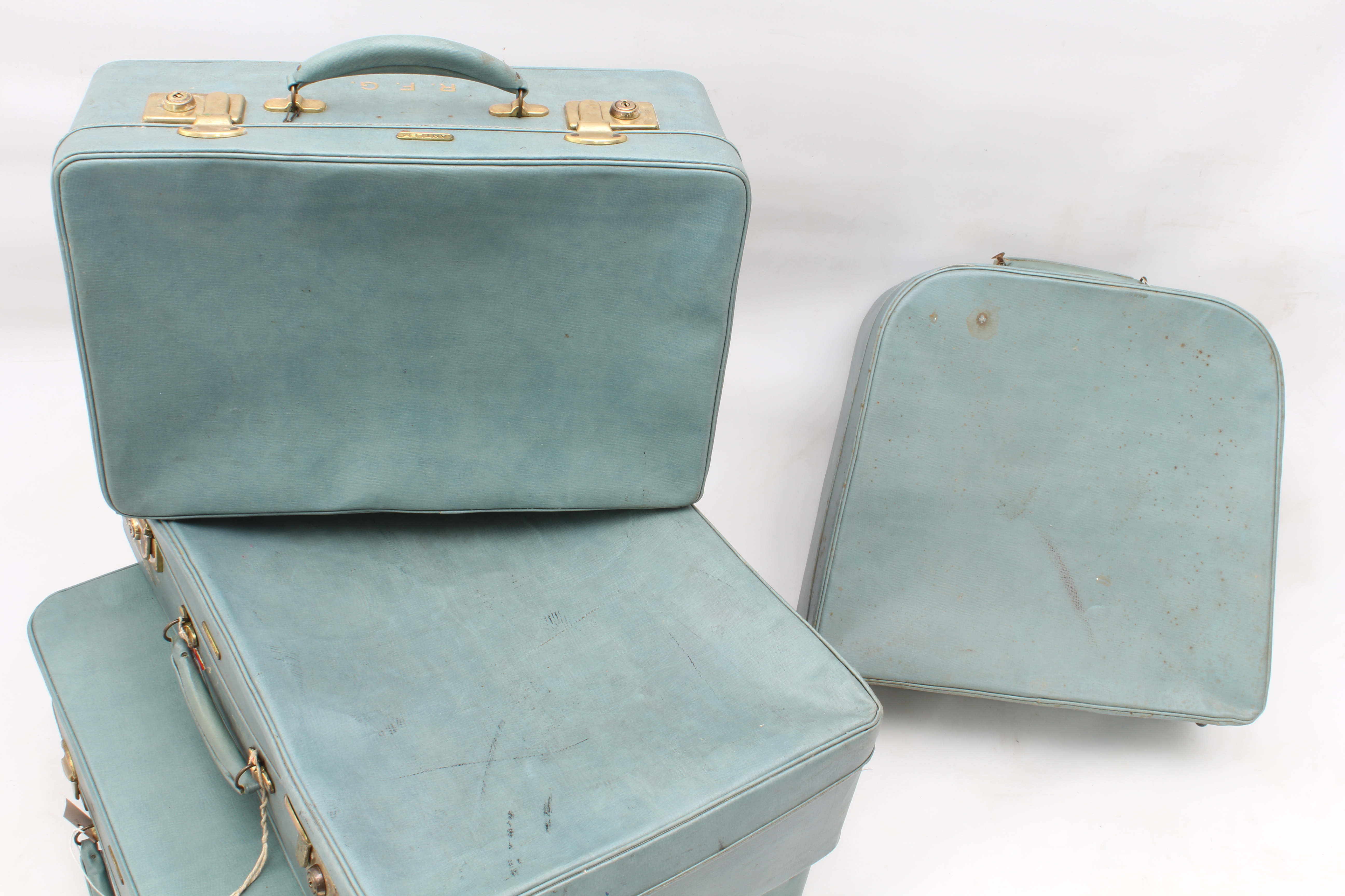 A five-piece set of vintage 1950s Antler luggage in turquoise vinyl - all with quilted fabric - Image 5 of 5