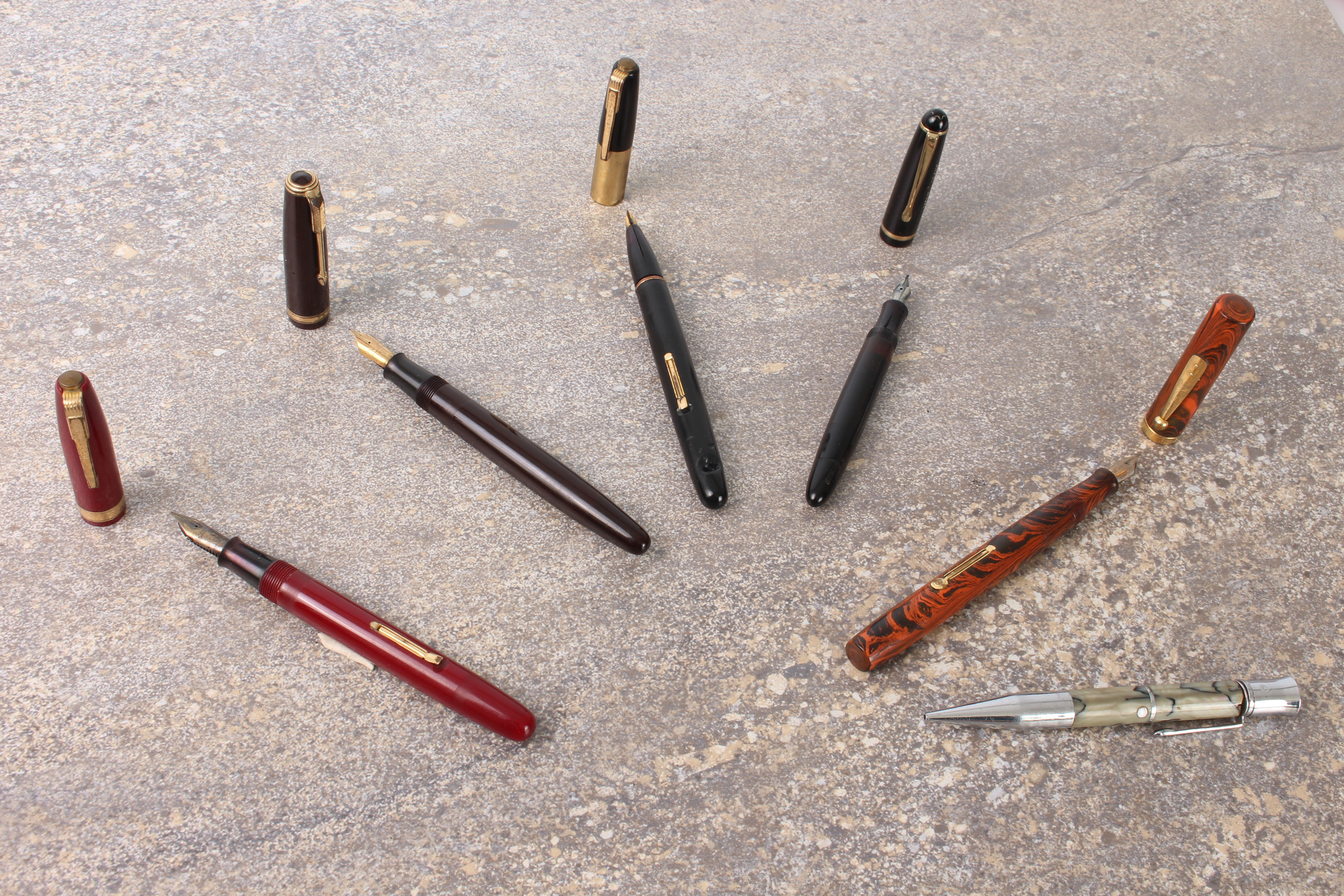 Five vintage fountain pens and a propelling pencil: a Mont Blanc 342 piston filler with red - Image 2 of 4