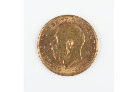 A George V WW1 gold half sovereign, 1914 - Image 1 of 2