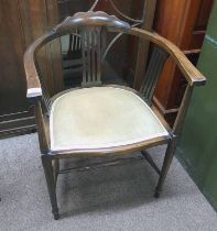 LATE 19TH/EARLY 20TH CENTURY MAHOGANY TUB CHAIR ON TURNED SUPPORTS