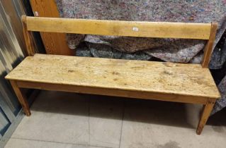 PINE BENCH ON SQUARE TAPERED SUPPORTS,