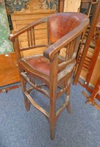 OAK HIGH CHAIR WITH LEATHER BACK & SEAT ON SQUARE SUPPORTS IN THE ARTS & CRAFTS STYLE