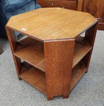 EARLY 20TH CENTURY OAK OCTAGONAL LAMP TABLE WITH UNDERSHELF - 59 CM TALL