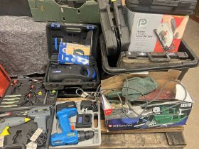 SELECTION OF ELECTRIC TOOLS TO INCLUDE DRILLS, CIRCULAR SAW IN BOX, SANDER,