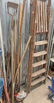 WOODEN LADDER AND A SELECTION OF GARDEN TOOLS