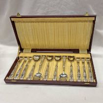 CASED SET OF SILVER HANDLED DESSERT FORKS & SPOONS,