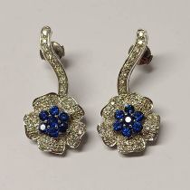 PAIR 18K GOLD SAPPHIRE & DIAMOND FLORAL EAR PENDANTS - 3.5 CM LONG.