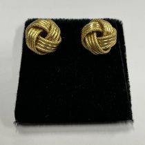 PAIR 9CT GOLD KNOT EARRINGS - 3.