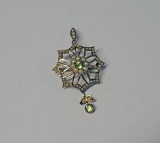 EARLY 20TH CENTURY 9CT GOLD PEARL & PERIDOT BROOCH PENDANT - 4.5CM LONG, 3.