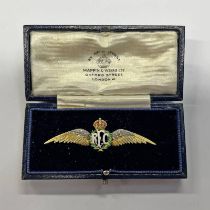 15CT GOLD ENAMEL DIAMOND SET ROYAL FLYING CORPS SWEET HEART BROOCH WITH NATURAL TEXTURED DECORATION
