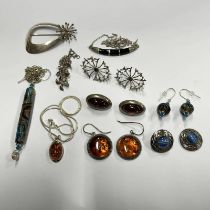 SELECTION OF SILVER & OTHER DESIGN JEWELLERY INCLUDING BROOCH, PENDANT & EARRINGS BY GORDON STEVENS,