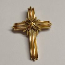 TIFFANY 18CT GOLD KNOT CROSS PENDANT - 2.7 CM LONG, 5.