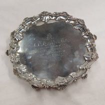 SILVER CIRCULAR CARD TRAY ON SCROLL SUPPORTS, LONDON 1907 - 20CM DIAMETER,